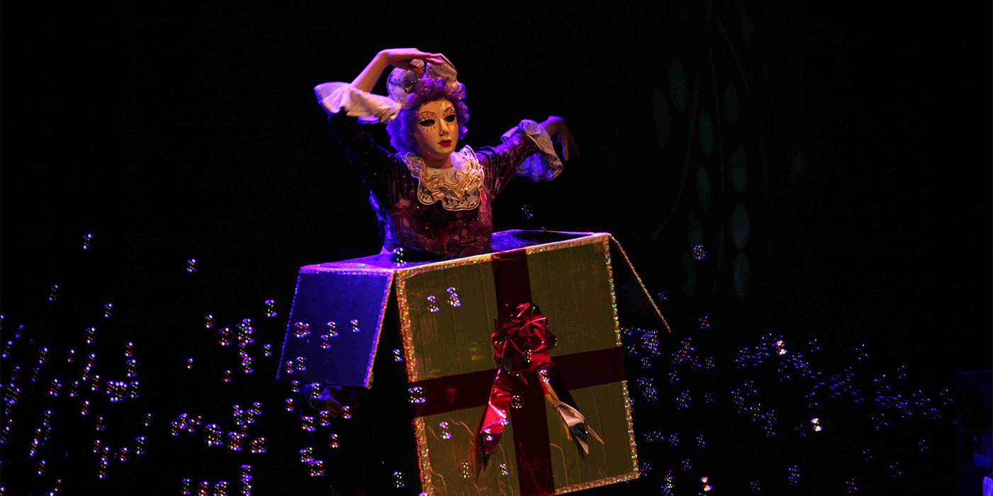 LES MAITRES DE L'ILLUSION